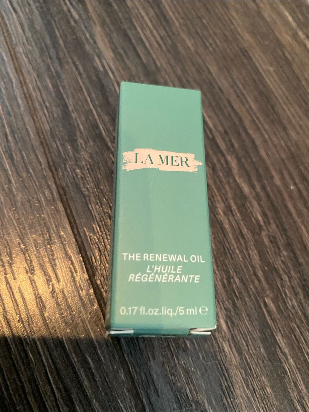 La Mer Renewal Oil — Seafoam Green Box